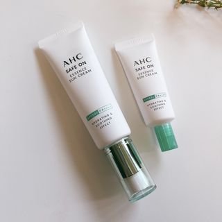 [AHC] 세이프온 에센스 선크림 올리브영 스페셜 증정 기획세트 — 4.5점을 준 리뷰어가 2022년 6월 올린 사용 사진