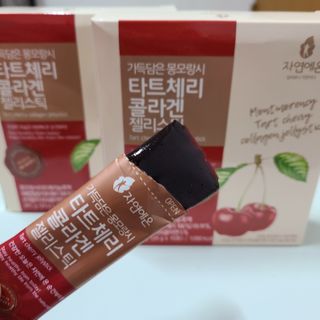 자연에온 가득담은 몽모랑시 타트체리 콜라겐 젤리스틱 — 5점을 준 리뷰어가 2021년 1월 올린 사용 사진