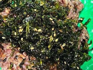 하나마이 [마마쿡] 전 청와대 천상현 셰프의 밑반찬  5종세트(소고기 장조림+연근조림+진미채+간장김자반+새우김자반) — 5점을 준 리뷰어가 2023년 4월 올린 사용 사진