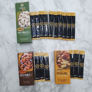 짜먹는 이지견과 짜먹는 이지아몬드, 짜먹는 이지허니피넛, 짜먹는 이지캐슈넛 각 10g X  10포 — 4.5점을 준 리뷰어가 2021년 2월 올린 사용 사진