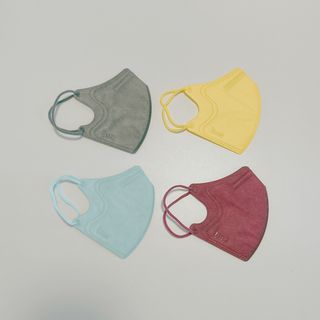 [블루 본 아이노우] 유아용 컬러마스크 40 PCS SET 2중 택 1 — 5점을 준 리뷰어가 2021년 5월 올린 사용 사진