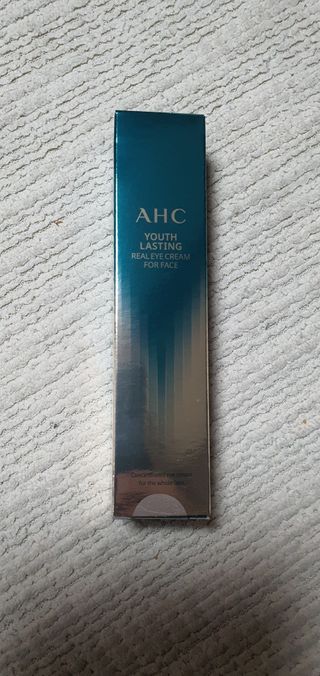 [NEW 탄력유턴 아이크림] AHC 유스 래스팅 리얼 아이크림 포 페이스 — 5점을 준 리뷰어가 2021년 2월 올린 사용 사진