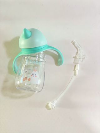 유비맘 트라이탄 코니빨대컵_컬러 랜덤 발송 — 4.5점을 준 리뷰어가 2020년 12월 올린 사용 사진