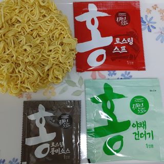 [풀무원] 자연은맛있다 정면, 백면, 홍면  세트 — 5점을 준 리뷰어가 2021년 4월 올린 사용 사진