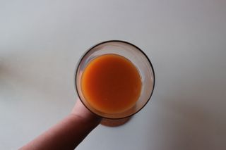 H365 [Kaskein Luomutyrniglögi] 핀란드 전통 무알콜 멀드와인 시벅톤 글로기 — 5점을 준 리뷰어가 2021년 4월 올린 사용 사진