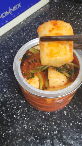 셰프애찬 알타리김치 총각김치 1kg — 4.5점을 준 리뷰어가 2022년 10월 올린 사용 사진