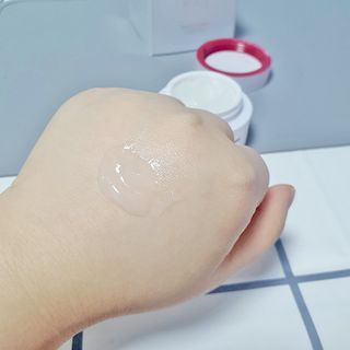 The Fact 더 팩트 내추럴 에스에프엔 에이틴 시니어 크림 — 5점을 준 리뷰어가 2021년 5월 올린 사용 사진