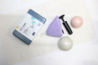 [트라택] 홈 필라테스 SET [미니짐볼+웨이트볼(0.5kg&1kg+요가블럭] — 5점을 준 리뷰어가 2022년 7월 올린 사용 사진