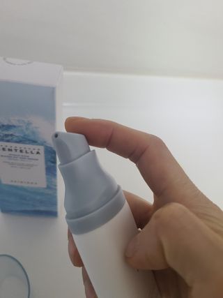[스킨1004] 마다가스카르 센텔라 히알루-시카 워터핏 선세럼 50ml — 5점을 준 리뷰어가 2024년 5월 올린 사용 사진