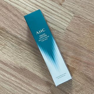 [NEW 탄력유턴 아이크림] AHC 유스 래스팅 리얼 아이크림 포 페이스 — 4.5점을 준 리뷰어가 2021년 2월 올린 사용 사진