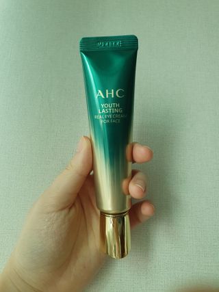 [NEW 탄력유턴 아이크림] AHC 유스 래스팅 리얼 아이크림 포 페이스 — 5점을 준 리뷰어가 2021년 3월 올린 사용 사진