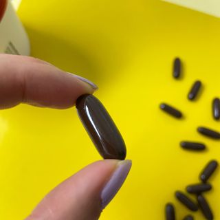 Swisse 스위스 고함량 프로폴리스 2,000mg 210정 — 5점을 준 리뷰어가 2021년 11월 올린 사용 사진