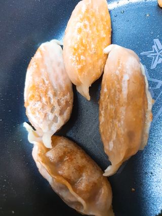 삼양냉동 [삼양] 얇은피불닭왕교자+얇은피까르보불닭왕교자 총4팩 — 5점을 준 리뷰어가 2021년 2월 올린 사용 사진