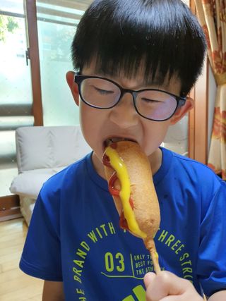 오마뎅 한우핫도그 — 5점을 준 리뷰어가 2021년 5월 올린 사용 사진
