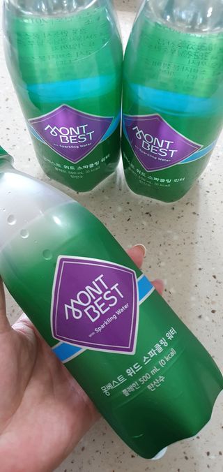 몽베스트 Montbest with Sparkling water Plain 20병 — 5점을 준 리뷰어가 2022년 7월 올린 사용 사진