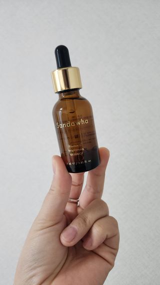 스킨큐어 산다화 비타민c 화이트닝 에센스 30ml — 5점을 준 리뷰어가 2023년 10월 올린 사용 사진
