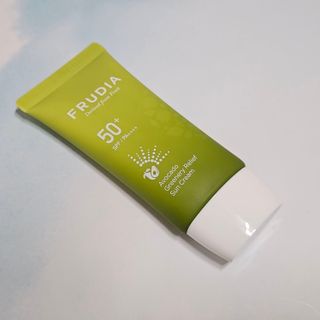 [후르디아] 민감피부를 위한 무기자차 논나노 아보카도 선크림 — 4점을 준 리뷰어가 2023년 4월 올린 사용 사진