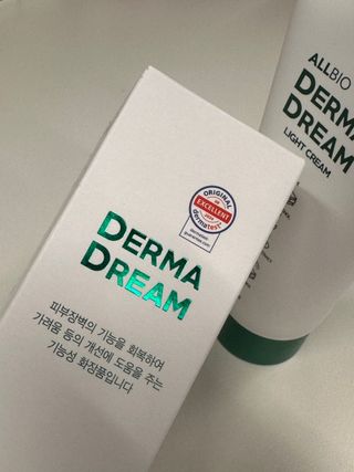 ★스마트 스토어 [올바이오] 더마크림 라이트 크림 130ml 저자극 보습 가려움개선 — 5점을 준 리뷰어가 2025년 1월 올린 사용 사진