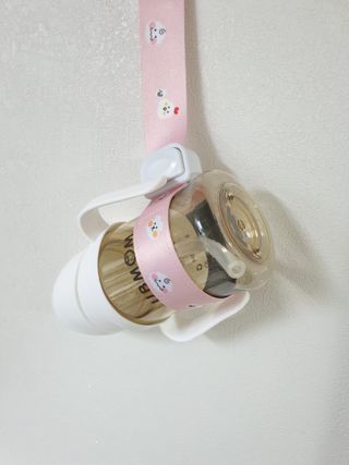 유비맘 젖병 빨대컵 다용도 홀더 1+1 _ 컬러 랜덤 발송 — 5점을 준 리뷰어가 2020년 12월 올린 사용 사진