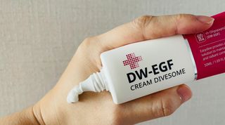 이지듀 DW-EGF 크림 다이브좀_콜라겐이 쏙쏙, 탄력피부로 다이빙 — 4점을 준 리뷰어가 2021년 2월 올린 사용 사진