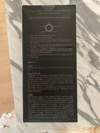 르핸스 퍼포밍 5 샴푸 비반트 포렛/베티버 포그 — 5점을 준 리뷰어가 2022년 12월 올린 사용 사진