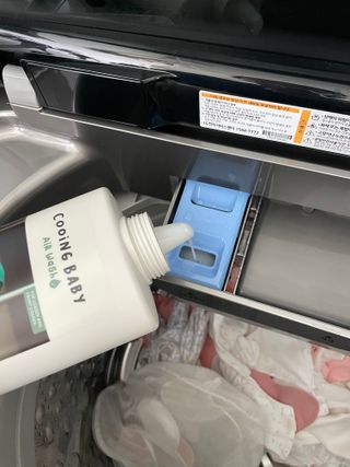 쿠잉베이비 에어워시 세탁세제,섬유유연제 1L — 5점을 준 리뷰어가 2023년 2월 올린 사용 사진