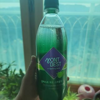 몽베스트 Montbest with Sparkling water Lime20병 — 5점을 준 리뷰어가 2022년 8월 올린 사용 사진