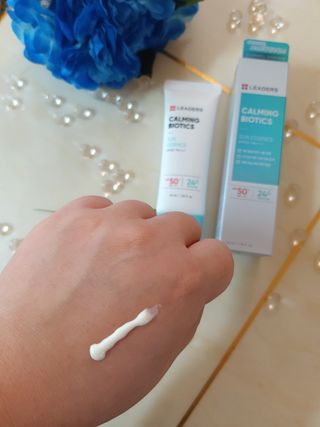 리더스코스메틱 리더스 카밍 바이오틱스 선 에센스 SPF 50+ PA++++ — 5점을 준 리뷰어가 2022년 7월 올린 사용 사진
