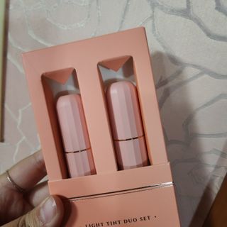[멀블리스데일리] 멀블리스 시티홀릭 라이트 틴트 듀오세트 3color 중 1종 랜덤발송 — 5점을 준 리뷰어가 2022년 12월 올린 사용 사진