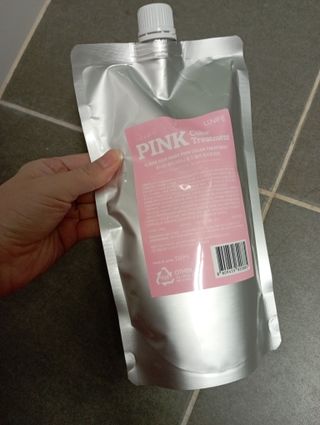 [유니프] 헤어 샤이니 핑크 컬러 트리트먼트 500g — 5점을 준 리뷰어가 2023년 11월 올린 사용 사진