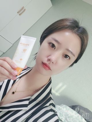[후르디아] 혼합자차 선 에센스+톤업 선크림 2종 — 5점을 준 리뷰어가 2021년 4월 올린 사용 사진