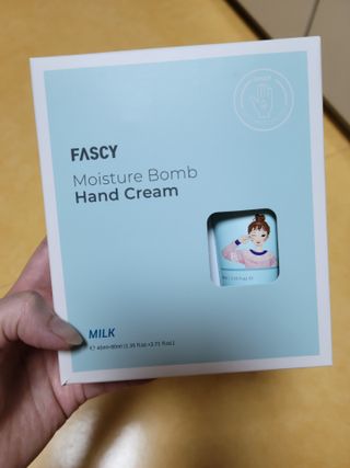 파시 FASCY 高保湿ハンドクリーム40ml+80ml セット — 4점을 준 리뷰어가 2021년 8월 올린 사용 사진