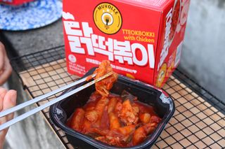 한성기업 무볼레 닭떡볶이+해물떡볶이 2종 세트 — 5점을 준 리뷰어가 2021년 10월 올린 사용 사진