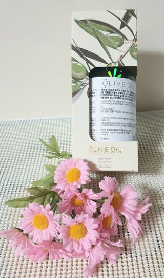 올리브 오일 스킨케어 컴퍼니 [OOSC] 향기로운 보습 로즈 제라늄 바디워시 500ml — 5점을 준 리뷰어가 2021년 4월 올린 사용 사진