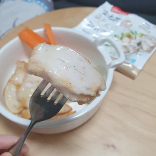 굽네몰 [굽네] 소스가 맛있는 닭가슴살 슬라이스 4종 — 4점을 준 리뷰어가 2021년 5월 올린 사용 사진