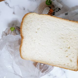 롯데제과 Vbread 포카치아식빵1개 + 미니식빵 1개 + 머핀 2개 세트 — 3점을 준 리뷰어가 2021년 9월 올린 사용 사진