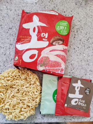 [풀무원] 자연은맛있다 정면, 백면, 홍면  세트 — 4.5점을 준 리뷰어가 2021년 4월 올린 사용 사진