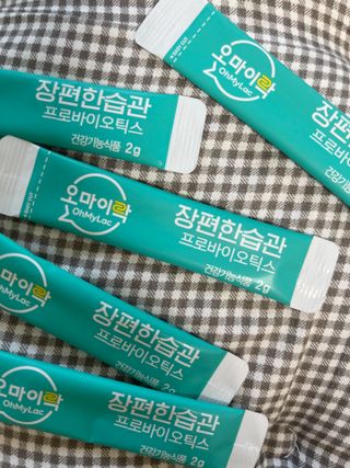 [유산균] 오마이락 장편한습관 프로바이오틱스 30P — 4점을 준 리뷰어가 2022년 12월 올린 사용 사진
