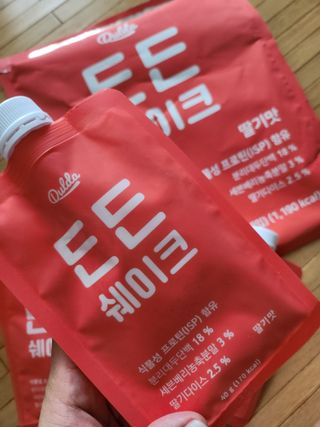 [덜다] 든든 식물성 단백질 쉐이크 40g X 7입 (곡물/딸기) — 5점을 준 리뷰어가 2023년 8월 올린 사용 사진