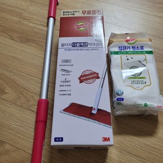 3M 스카치브라이트 비마마젠타 밀대걸레 세트+ PET 정전기청소포 대형 30매 — 5점을 준 리뷰어가 2023년 7월 올린 사용 사진