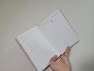 리훈 2022년 이야기다이어리 그란데 하반기(7-12월, 6개월) — 5점을 준 리뷰어가 2022년 6월 올린 사용 사진