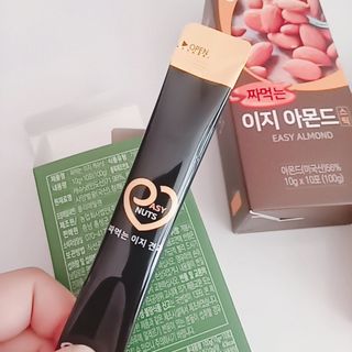 짜먹는 이지견과 짜먹는 이지아몬드, 짜먹는 이지허니피넛, 짜먹는 이지캐슈넛 각 10g X  10포 — 5점을 준 리뷰어가 2021년 3월 올린 사용 사진