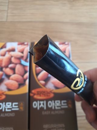 짜먹는 이지견과 짜먹는 이지아몬드, 짜먹는 이지허니피넛, 짜먹는 이지캐슈넛  _ 옵션짜먹는 이지아몬드, 짜먹는 이지허니피넛, 짜먹는 이지캐슈넛  _ 옵션 — 5점을 준 리뷰어가 2021년 4월 올린 사용 사진