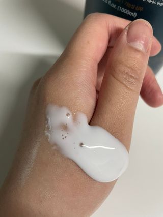 [포레스트스토리] 탈모증상완화 샴푸 1,000ml — 5점을 준 리뷰어가 2022년 3월 올린 사용 사진