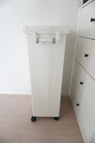 창신리빙 [프랑코 원터치 스탠드 분리수거함 50L 화이트] 똑똑한 정리 수납 — 5점을 준 리뷰어가 2021년 7월 올린 사용 사진
