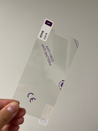 아클리브 Eco 항균 항바이러스 액정 보호필름(iPhone) — 5점을 준 리뷰어가 2022년 8월 올린 사용 사진