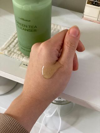 프리마인 메이크업과 들뜨는 각질까지 한방에 깐달걀로! 순하기까지한 셀베이스 그린티클렌저(200ml) — 5점을 준 리뷰어가 2023년 1월 올린 사용 사진