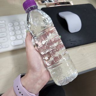 몽베스트 [MONTBEST]위드어스 500mL 20병 — 5점을 준 리뷰어가 2022년 6월 올린 사용 사진