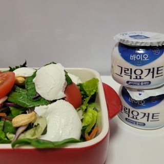 매일바이오 그릭요거트 오리지널 플레인 4개, 로스터리 커피믹스 4개 — 5점을 준 리뷰어가 2021년 12월 올린 사용 사진