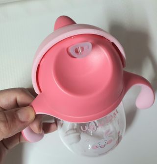유비맘 트라이탄 코니빨대컵_컬러 랜덤 발송 — 5점을 준 리뷰어가 2020년 12월 올린 사용 사진